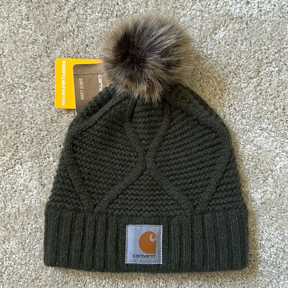 NWT Carhartt Women’s Cable Knit Pom beanie